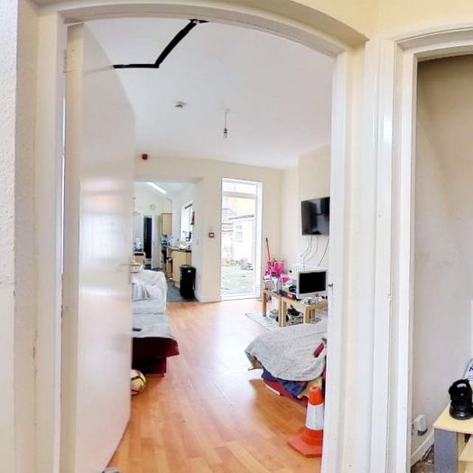 Large double bedroom 