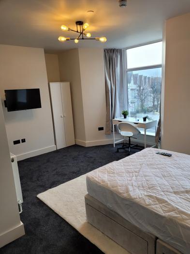 Photo of a 5 GWYDR CRESCENT.
