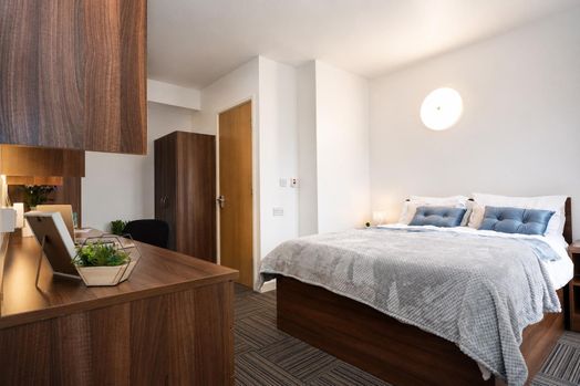 Large Double Ensuite