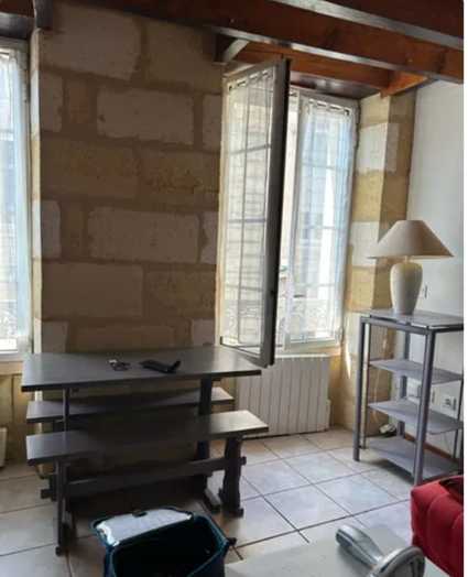 Photo of a double-bed room in a 2-bedroom house in Bordeaux.