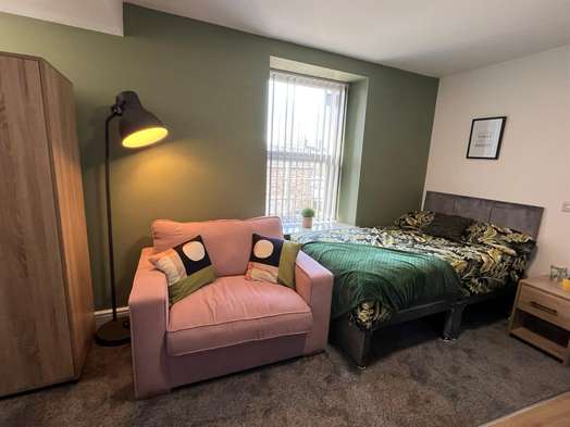 Photo of a studio 6, 1 Park Square (first floor), Lancaster, LA1 3PX.