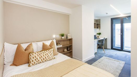 Superior Ensuite