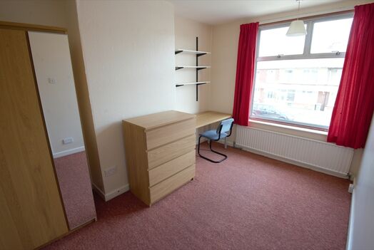 Photo of a 6 Bed House in Filton.