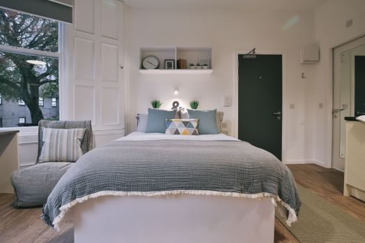 Classic Smaller Studio
