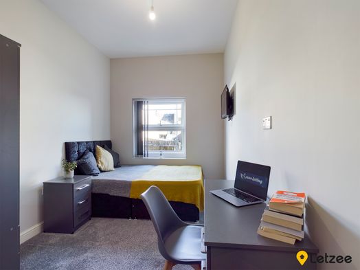 Photo of a flat 2, 83 King Edwards Road.