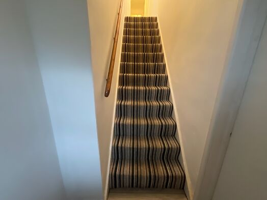 Photo of a 5 bed house share or individual room let .