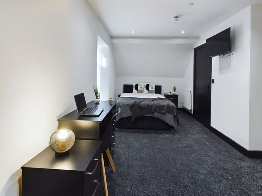 7B Christina Street