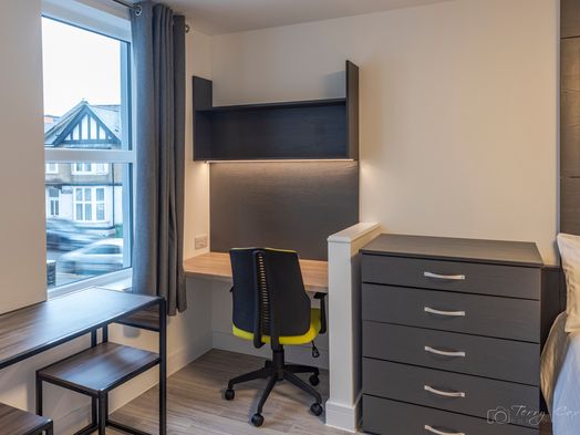 Photo of a 84-86, Derrys Villas, Flat 9.