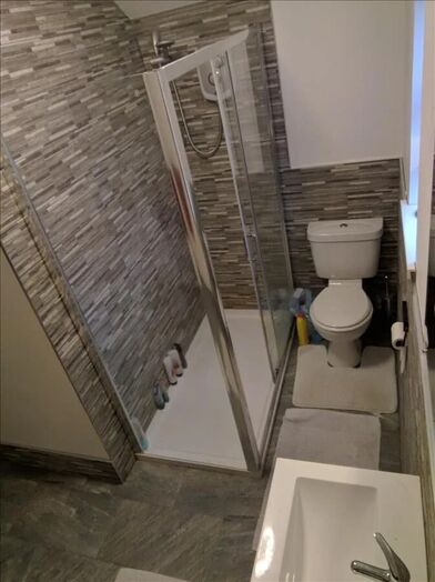 Photo of a hurry! Just two rooms left in this lovely spacious student house in leafy Lenton Boulevard.