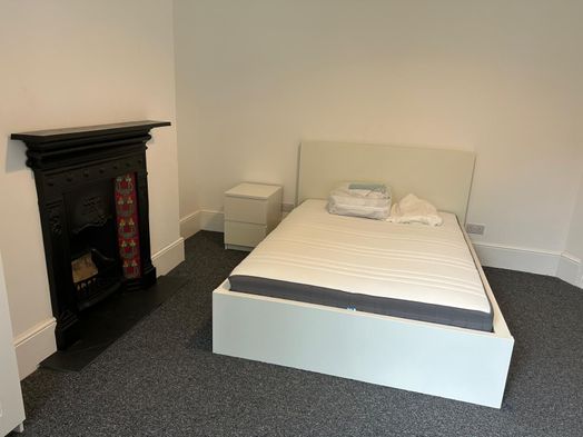 Photo of a 14 Bernard Street - 5 Bed.