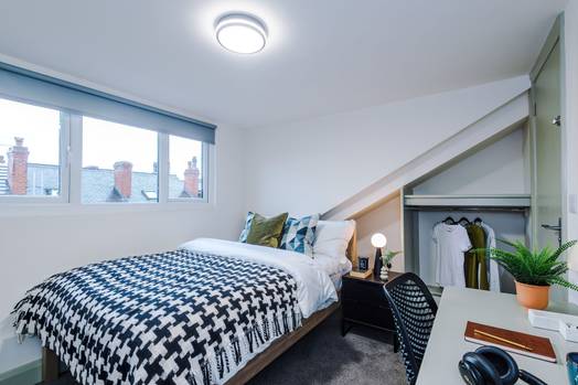 Photo of a royal Park Road - 5 Bed House with Ensuites.