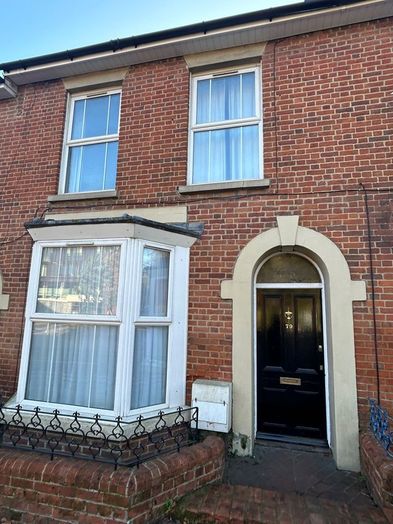 Housemate wanted in friendly Winchester house opposite Uni