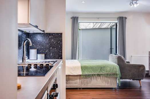 Photo of a 1-bedroom flat in Leeds.