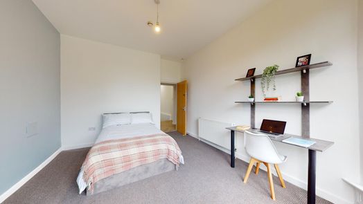 Photo of a 1-bedroom flat in Leeds.