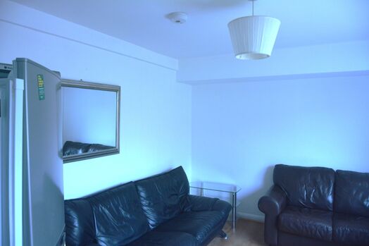 Photo of a double rooms avail August £585 pm.