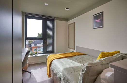 Large Classic En Suite (Top Floor)