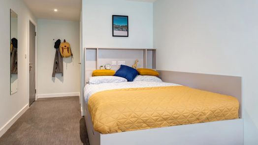 5 Bed Medium En-suite (Superior View)