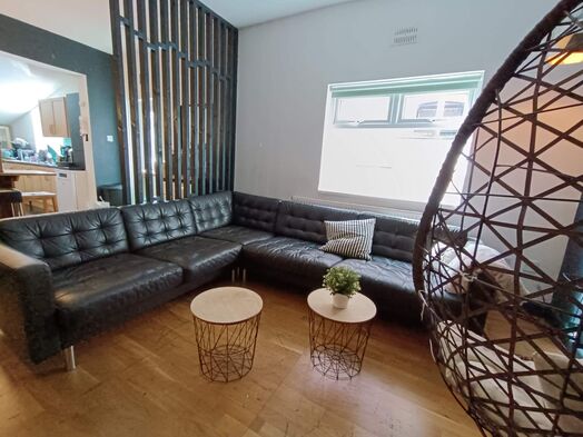 Photo of a modern 7-Bed Next to Whitworth Park – All Bills Included – Available 1st August 2026.