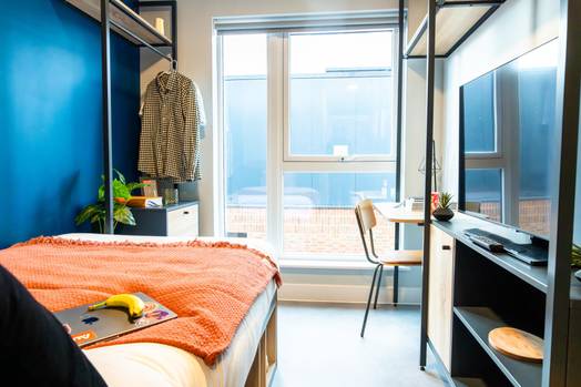 Classic Ensuite (Courtyard Facing)