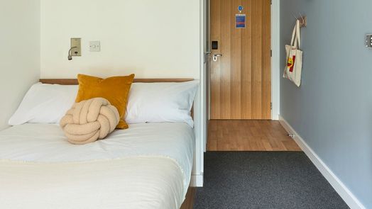 Gold Ensuite