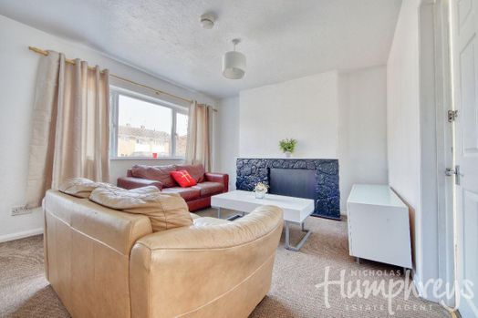 Photo of a 19 Mead Way.