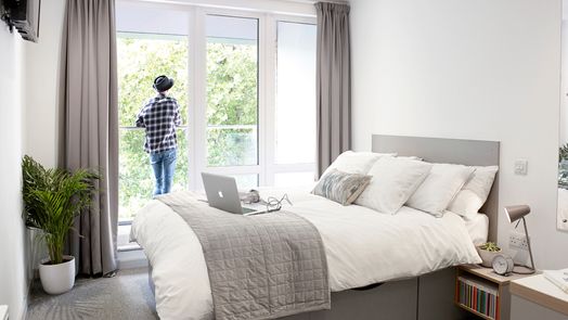 Silver Deluxe (Balcony) Studio