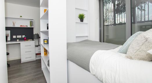 Large Twin Studio
