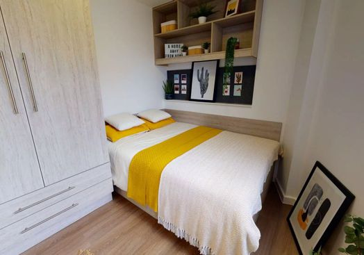 Gold Ensuite