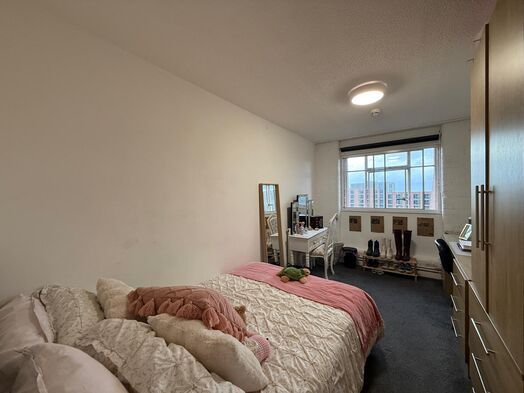 Photo of a 4 bedroom flat.
