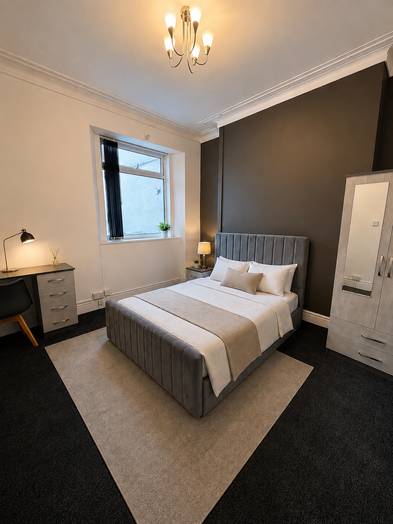 Photo of a 11 Eaton Crescent.