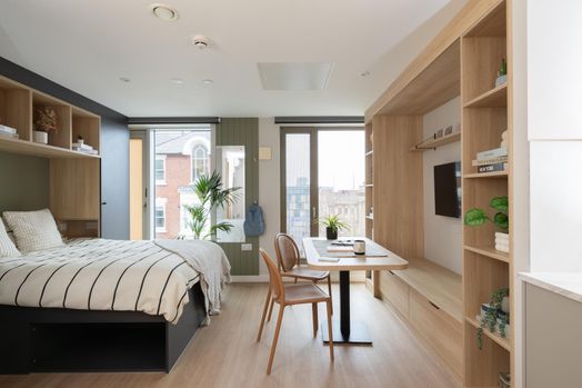 Deluxe Studio, Standard Floors