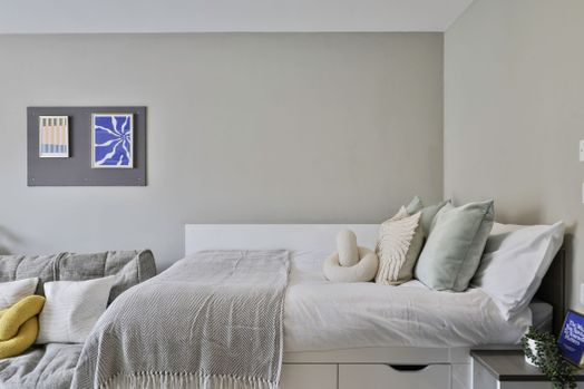 Classic 3 Bed Apartment - Internal Facing