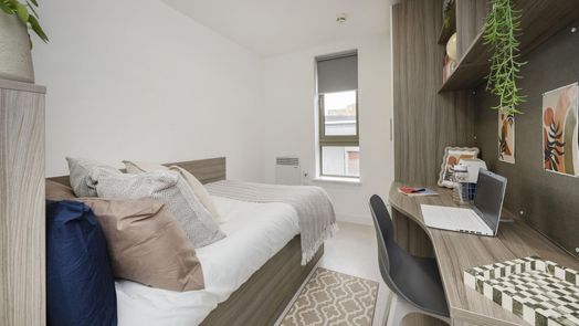 Silver Ensuite
