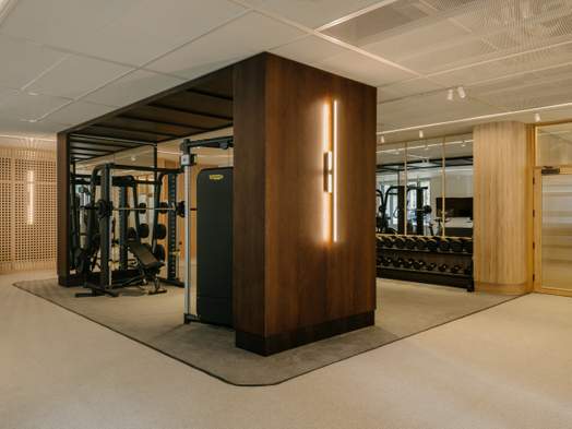 Photo of a canvas Arthur House.