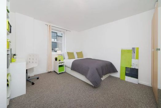 Premium Plus 5 Bed Flat