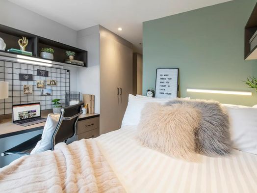 Ultra Premium 5 Bed Apartment