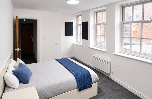 Deluxe Studio