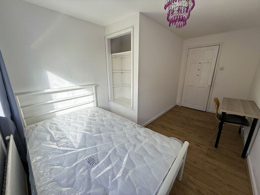 Photo of a 4 bedroom student house in Kingston Upon thames.