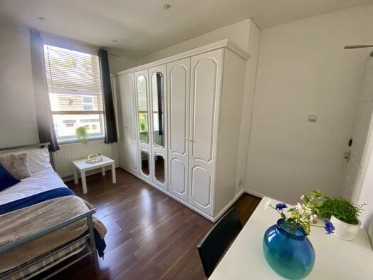 Photo of a 🏡 SPACIOUS 5-BED STUDENT HOUSE – CITY CENTRE.