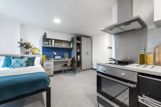 Gold Studio - Mid Floor