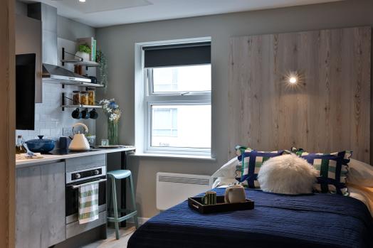 Premium Smaller Studio