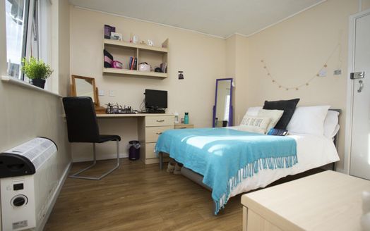 Gold Ensuite