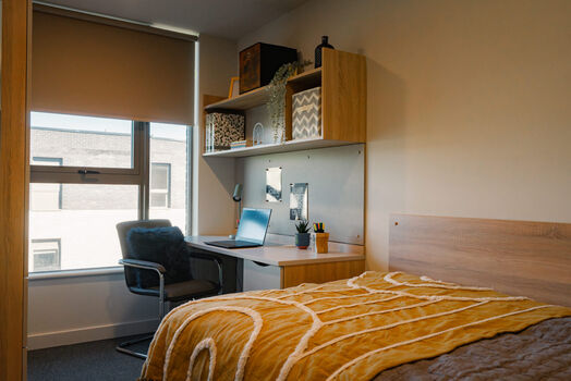 Photo of a ensuite room in 6-bedroom flat in Nottingham.