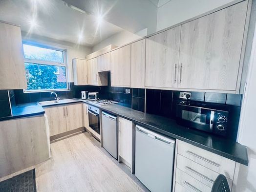 Photo of a 5-bedroom house in Sheffield.