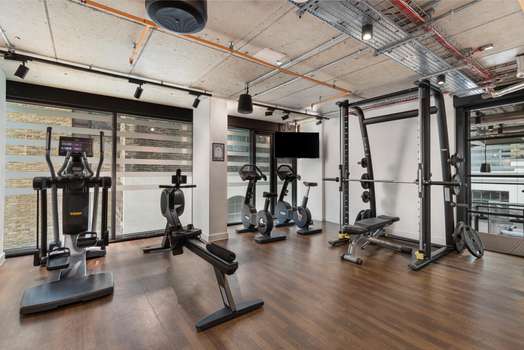 Photo of a chapter Aldgate.