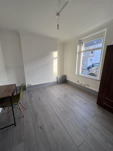 Photo of a 56 Cambridge Street.