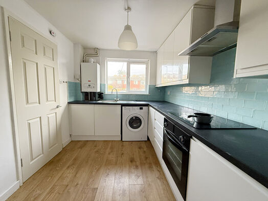 Photo of a 4 bedroom student house in Kingston Upon thames.