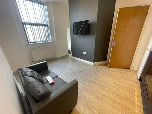 Photo of a 11, Whitefield Tce, Flat 8.