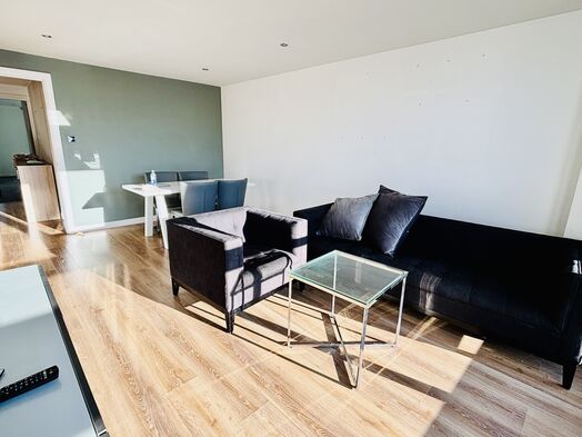 Photo of a double bedroom with private bathroom rent at Finnieston .