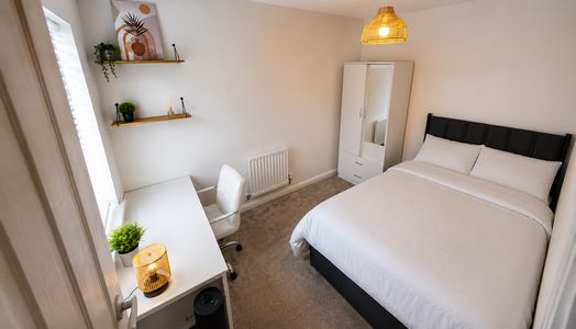Photo of a professional or Academic Lodger Needed! Modern double room available.